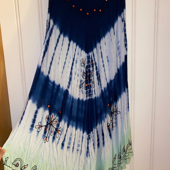 Dress - Picture 2 of 2